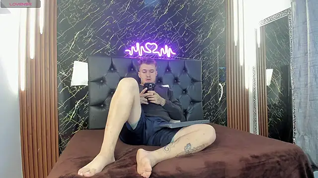 keane lee online show from November 6, 2025, 1:04 pm