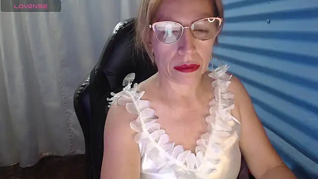 Snapshot of Chayla_Ruiz chatting on April 7, 2026, 11:23 am Chayla Ruiz online show from April 7, 2026, 11:23 am