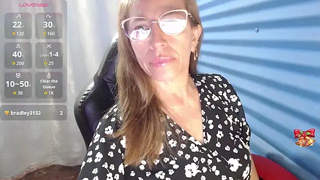 Snapshot of Chayla_Ruiz chatting on April 12, 2026, 12:41 pm Chayla Ruiz online show from April 12, 2026, 12:41 pm