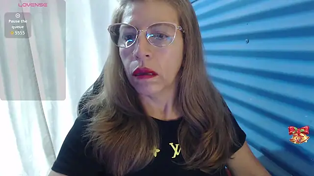 Snapshot of Chayla_Ruiz chatting on April 15, 2026, 6:56 pm Chayla Ruiz online show from April 15, 2026, 6:56 pm