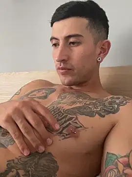 wethkisses online show from October 4, 2025, 4:30 pm