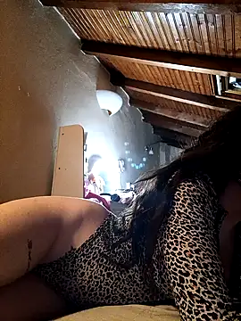 Snapshot of CurlyElisa chatting on January 21, 2025, 1:08 am CurlyElisa online show from January 21, 2025, 1:08 am