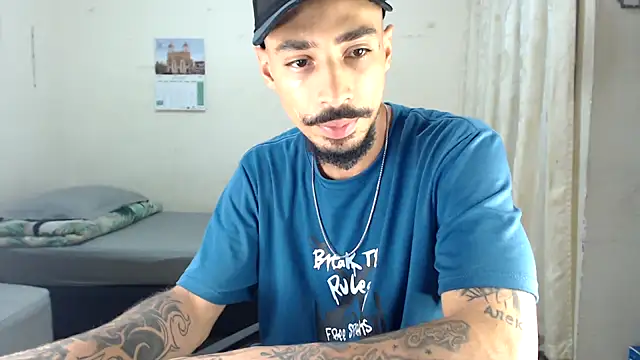 emiliano hottt online show from March 10, 2026, 1:59 pm