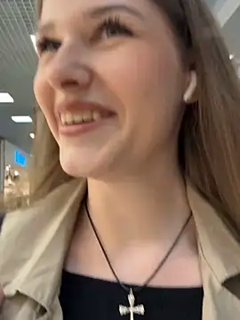 LisaSweetie online show from March 4, 2026, 4:15 pm