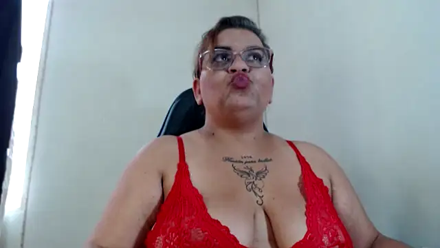 Snapshot of NAILAH_SANZ chatting on December 16, 2025, 9:52 pm NAILAH SANZ online show from December 16, 2025, 9:52 pm