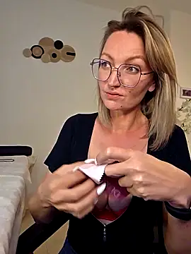 MissMialicious online show from March 11, 2026, 3:39 pm