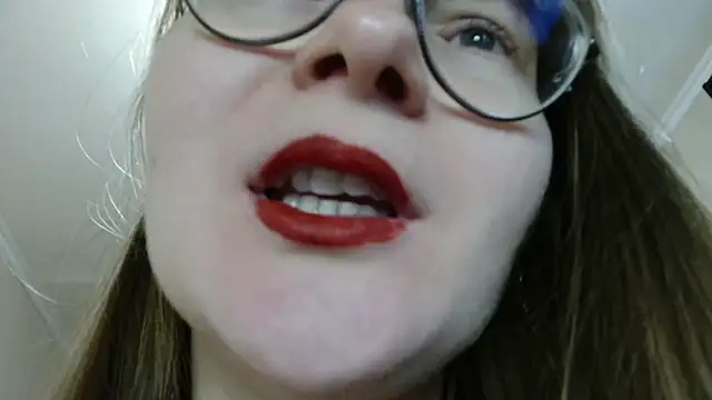 KiraGoldens online show from October 19, 2025, 6:27 am