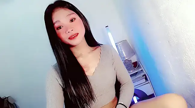 Snapshot of amomentoflust69 chatting on February 4, 2025, 3:44 am amomentoflust69 online show from February 4, 2025, 3:44 am