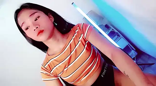 Snapshot of amomentoflust69 chatting on December 6, 2024, 5:36 am amomentoflust69 online show from December 6, 2024, 5:36 am