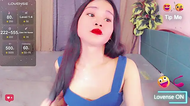 Snapshot of amomentoflust69 chatting on April 4, 2026, 10:11 am amomentoflust69 online show from April 4, 2026, 10:11 am