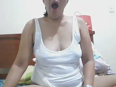 ASIANFUL online show from June 3, 2026, 7:29 pm