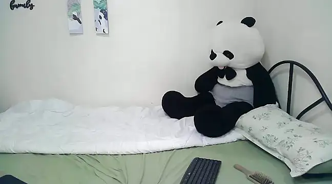 rihanna22 online show from January 20, 2025, 5:37 pm