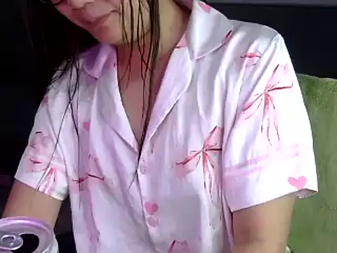 Bee 2k online show from October 31, 2025, 4:42 am