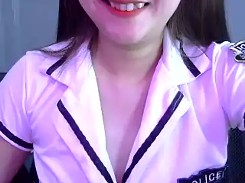 Snapshot of Bee_2k chatting on March 7, 2025, 5:29 am Bee 2k online show from March 7, 2025, 5:29 am