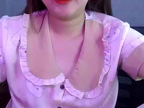 Snapshot of Bee_2k chatting on February 23, 2025, 5:01 am Bee 2k online show from February 23, 2025, 5:01 am
