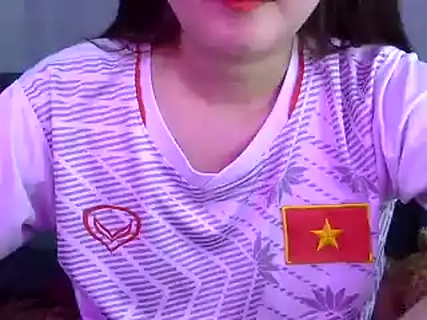 Snapshot of Bee_2k chatting on February 27, 2025, 5:18 am Bee 2k online show from February 27, 2025, 5:18 am