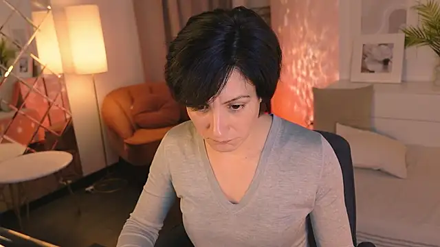 LorenDaze online show from December 17, 2025, 6:40 am