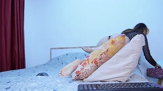 lola vlad online show from February 26, 2026, 10:32 pm