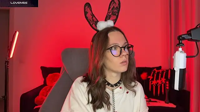 DivineBite online show from December 15, 2025, 4:24 pm