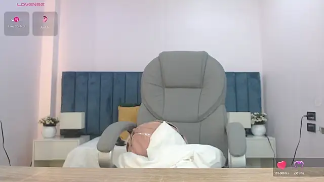 kimara lion online show from November 12, 2025, 3:10 am