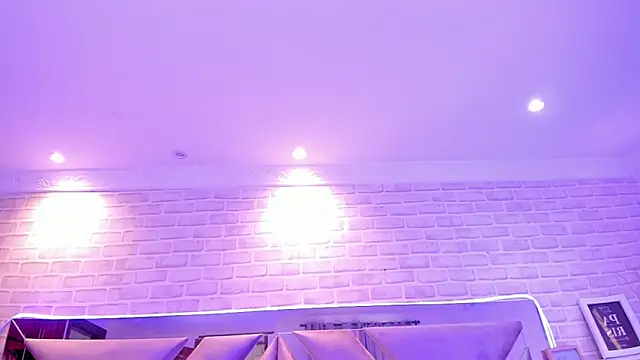 lixie  online show from February 28, 2025, 9:01 pm