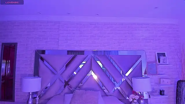 lixie  online show from February 8, 2025, 9:36 pm