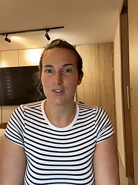 Thescorpionfr online show from November 18, 2025, 6:22 pm