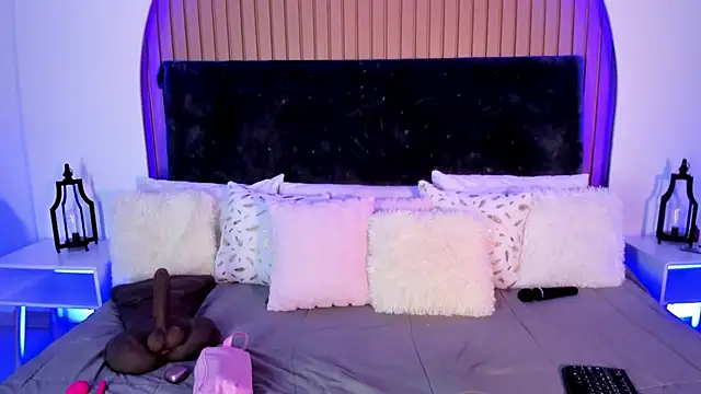 Karlagonzales  online show from May 28, 2026, 6:36 pm