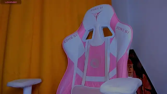 SueNiceeeee online show from May 6, 2026, 1:31 am