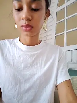 Leaberry online show from February 19, 2026, 8:39 pm