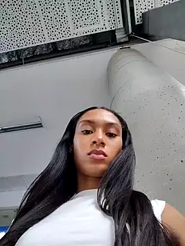 Leaberry online show from February 9, 2026, 6:06 pm