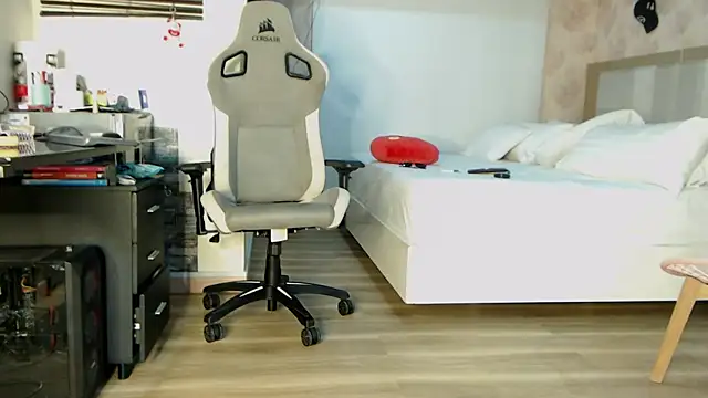 stefializon online show from September 30, 2025, 1:55 am