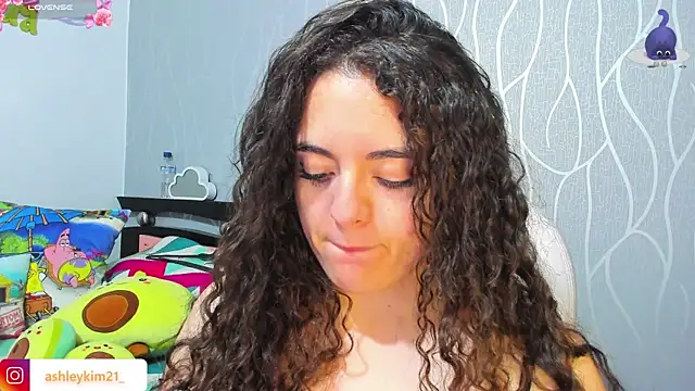 AshleyKim  online show from September 18, 2025, 12:13 am