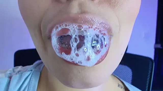 lisbet21x online show from February 24, 2026, 8:10 pm