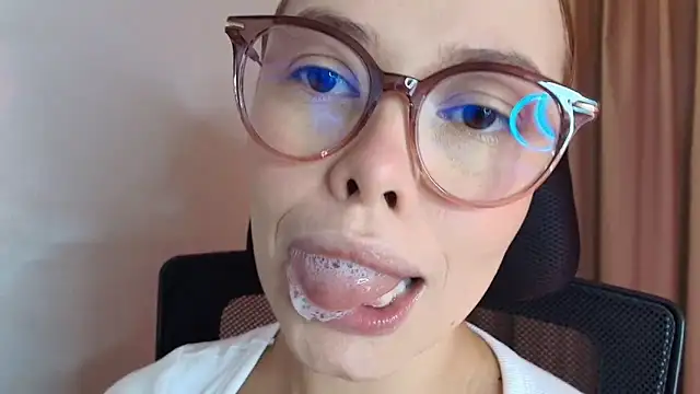 lisbet21x online show from March 12, 2026, 10:14 pm