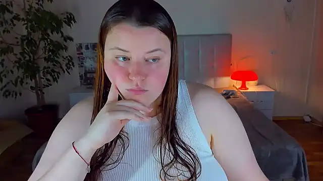 PolinaSalvatore online show from August 6, 2026, 6:03 pm