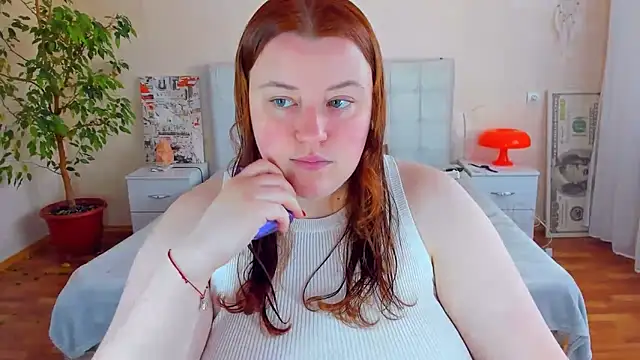 PolinaSalvatore online show from April 28, 2026, 2:32 pm