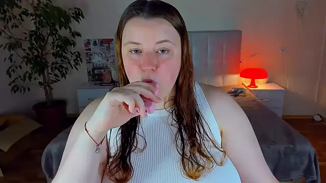 PolinaSalvatore online show from August 3, 2026, 6:47 pm