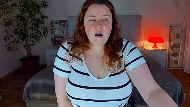 PolinaSalvatore online show from June 29, 2026, 10:42 pm