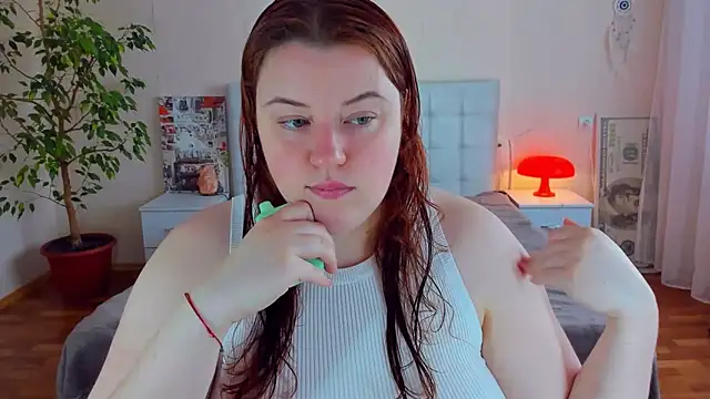 PolinaSalvatore online show from June 18, 2026, 2:44 pm