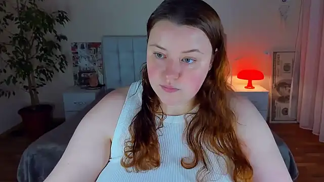 PolinaSalvatore online show from July 14, 2026, 7:31 pm
