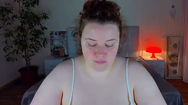 PolinaSalvatore online show from June 28, 2026, 9:54 pm