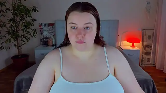 PolinaSalvatore online show from June 19, 2026, 2:45 pm