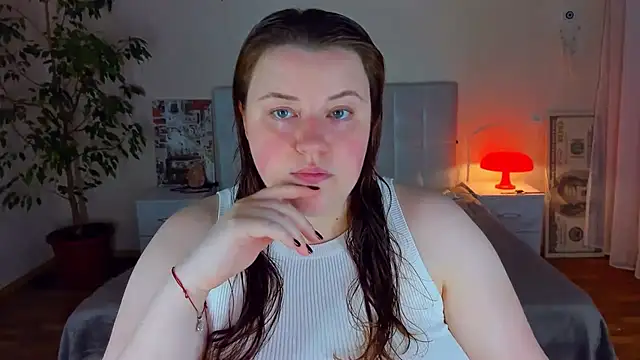PolinaSalvatore online show from July 3, 2026, 5:30 pm