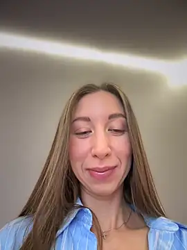 EvaCatt online show from February 11, 2026, 2:33 am