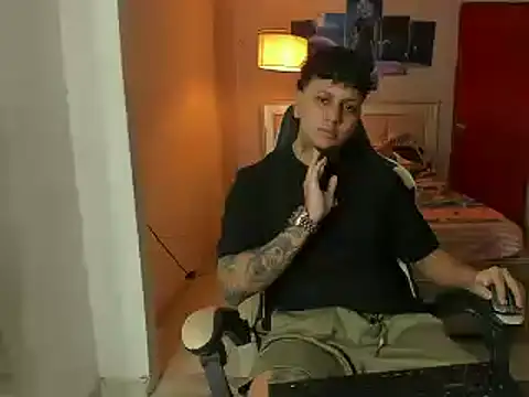 Snapshot of Jake_simons chatting on March 22, 2025, 2:05 am Jake simons online show from March 22, 2025, 2:05 am