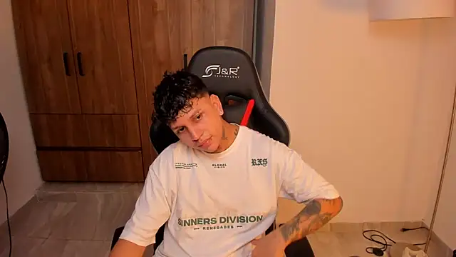 Snapshot of Jake_simons chatting on September 23, 2025, 1:45 am Jake simons online show from September 23, 2025, 1:45 am