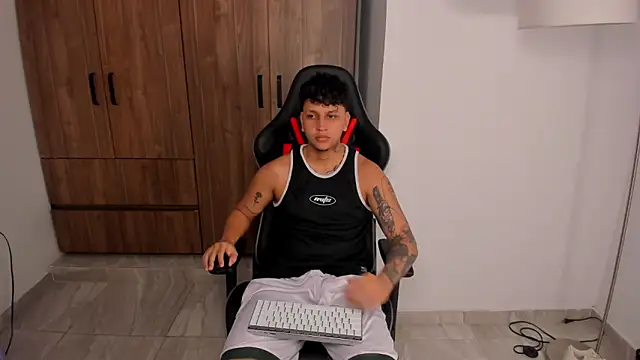 Snapshot of Jake_simons chatting on September 24, 2025, 9:27 am Jake simons online show from September 24, 2025, 9:27 am