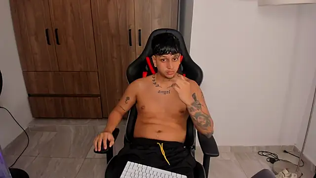 Snapshot of Jake_simons chatting on October 4, 2025, 9:00 am Jake simons online show from October 4, 2025, 9:00 am