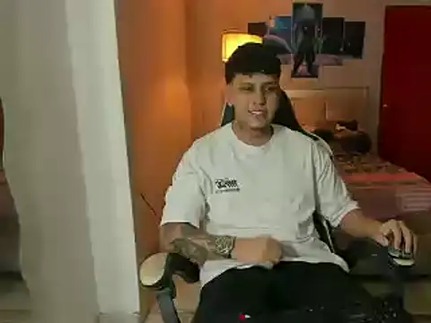 Snapshot of Jake_simons chatting on March 23, 2025, 2:48 am Jake simons online show from March 23, 2025, 2:48 am